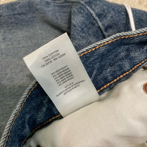 BNWT Aritzia Denim Forum Jean Shorts - Picture 4 of 5